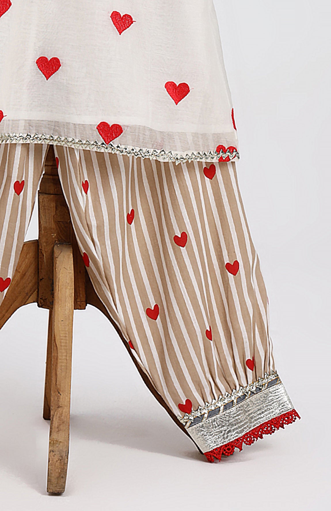 Heart printed collar neck chanderi kurta with printed salwar