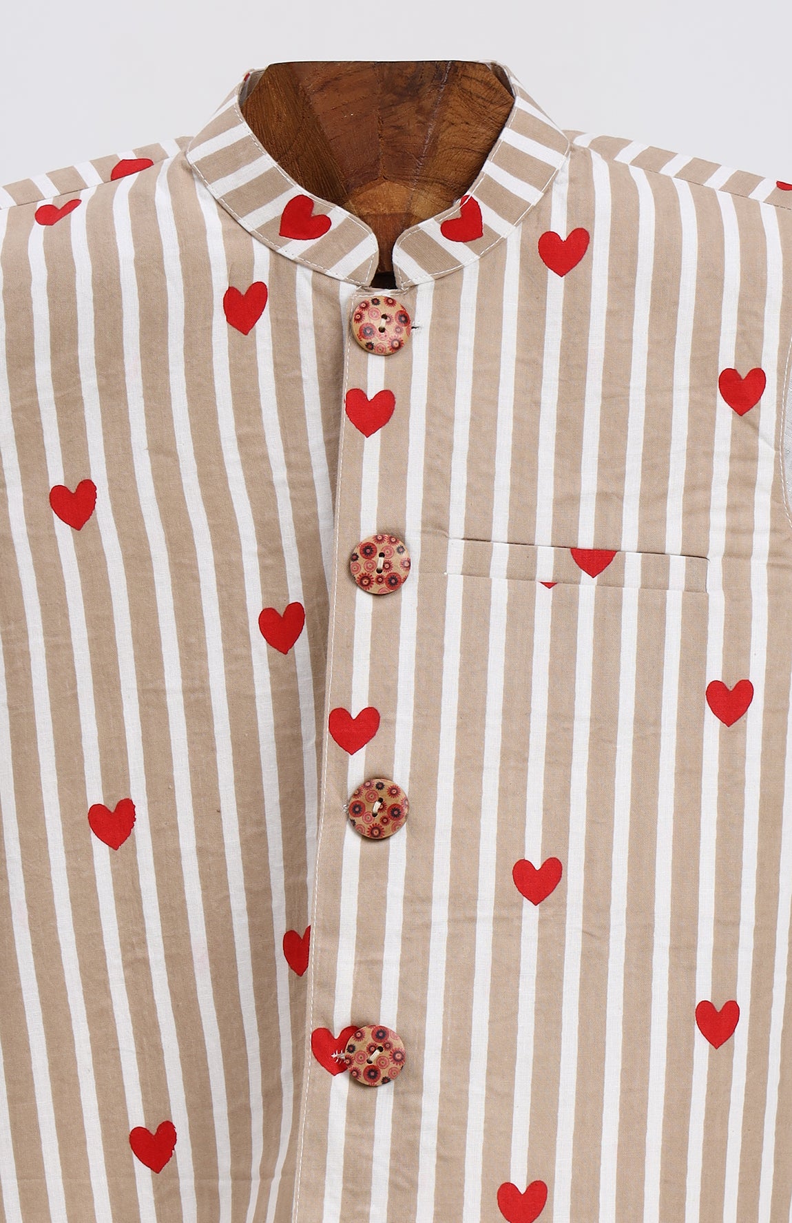 White silver lurex kurta and glazed cotton pyjama with cotton heart printed jacket