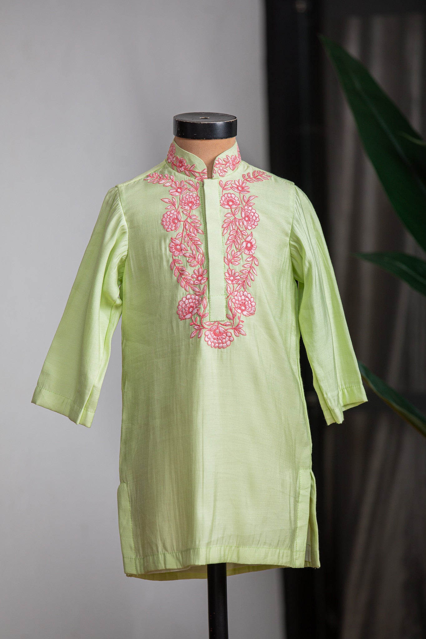 GREEN THREAD EMBROIDERED KURTA