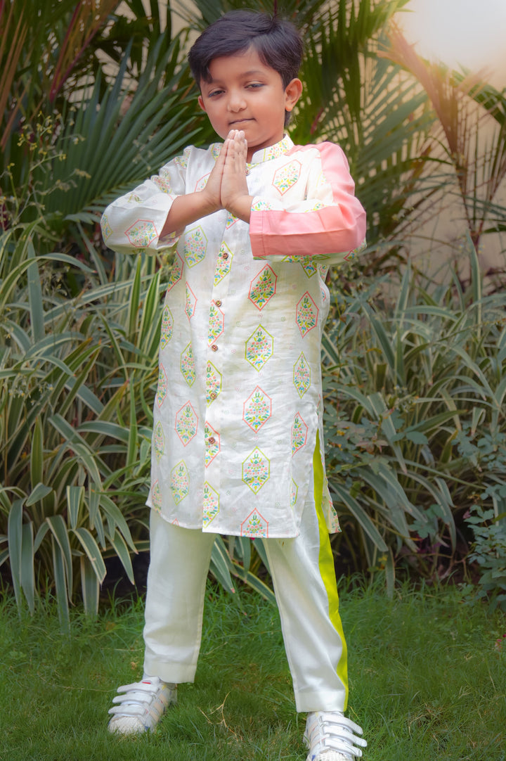 Tiranga Kurta And Pants Set