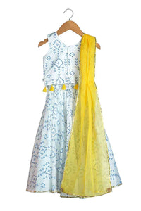 Bandhej Lehenga With Floral Embroidery