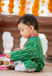 Green Printed Ikkat Kurta With Pyjama