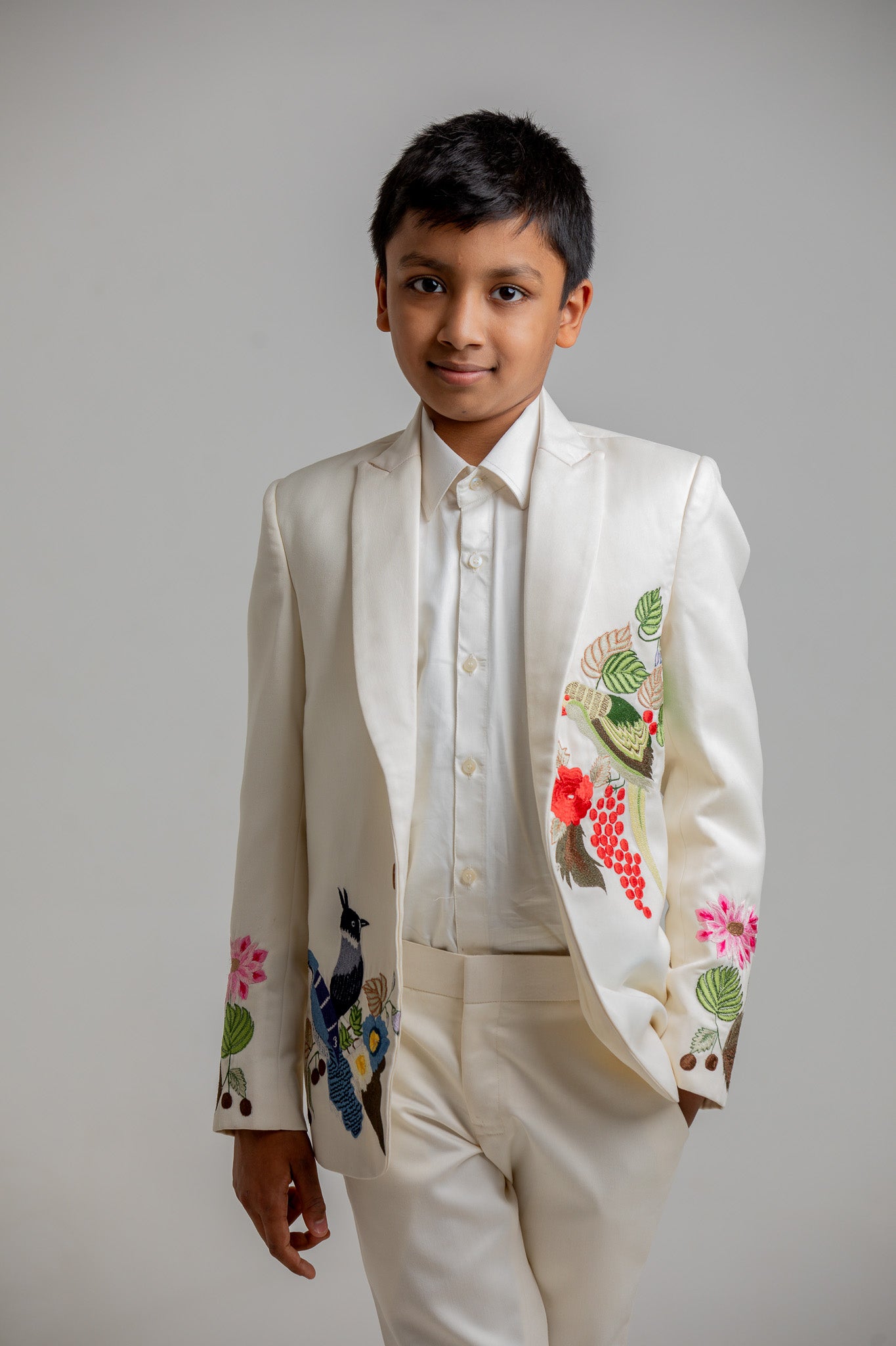 WHITE BLAZER SET