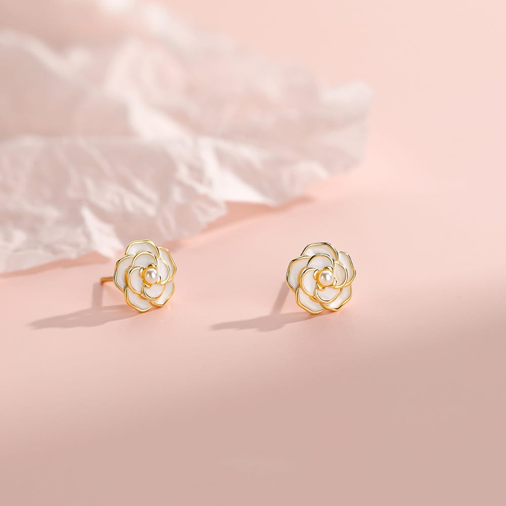 White Rose With Pearl Earrings