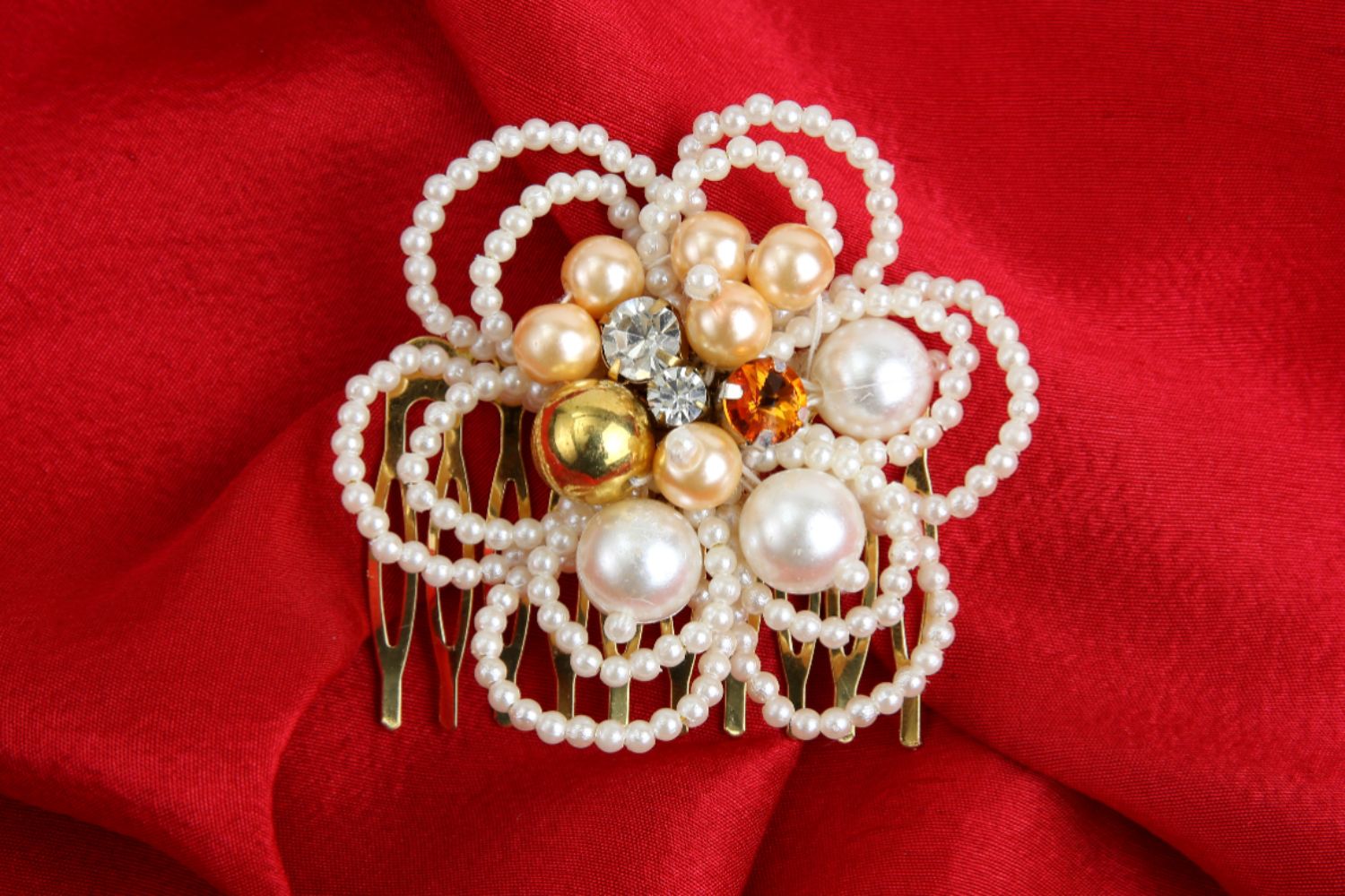 Pearl Flower Comb Clip Golden White