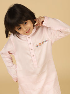 BABY PINK KURTA WITH CHEST MOTIF AND PANTS